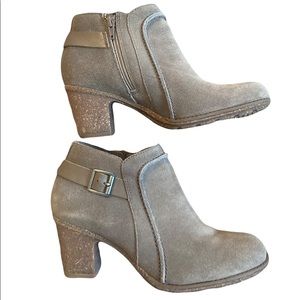 Collection by Clarks soft cushion Gray booties